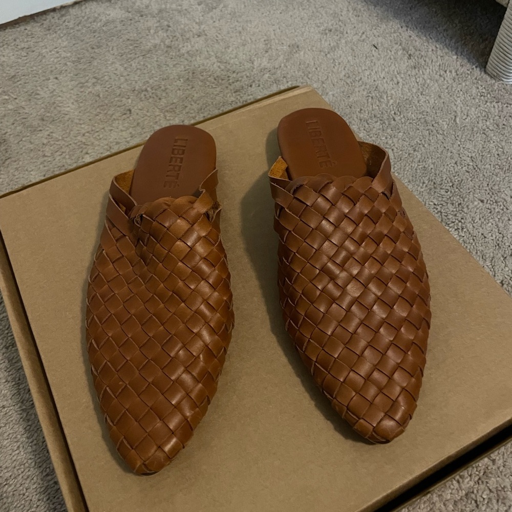Leather woven mules